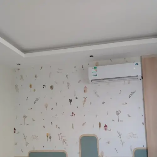 ورق جدران أطفال بنقشة طبيعية مبهجة مع دهان أخضر لغرفة أطفال في الرياض